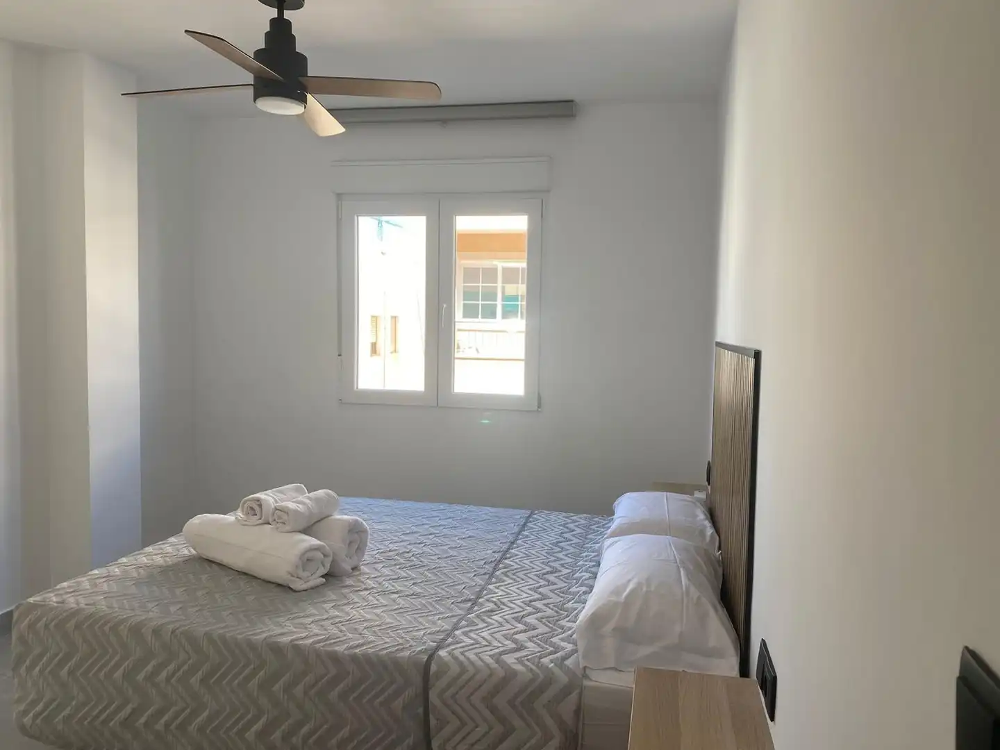 Bedroom of Flat for sale in Torrevieja  with Air Conditioner, Heating and Balcony