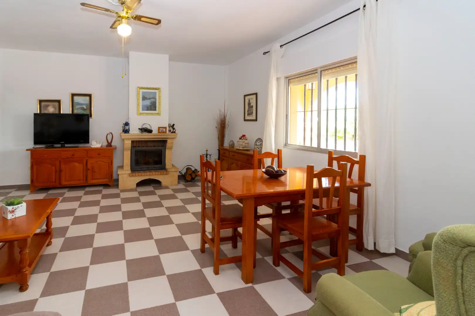 Wohnzimmer von Haus oder Chalet zum Verkauf in Badajoz mit Klimaanlage, Abstellraum und Schwimmbad