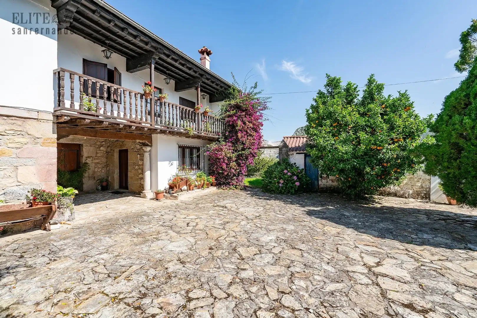 Vista exterior de Casa o chalet en venta en Puente Viesgo con Calefacción, Jardín privado y Terraza