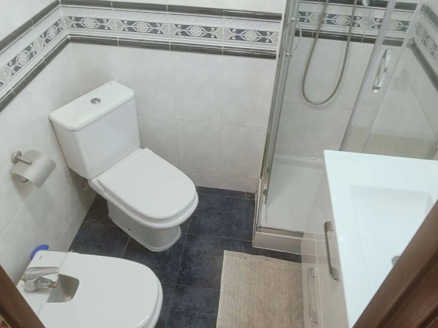 Bathroom of Flat for rent in Zaragoza  with Air Conditioner, Heating and Terrace