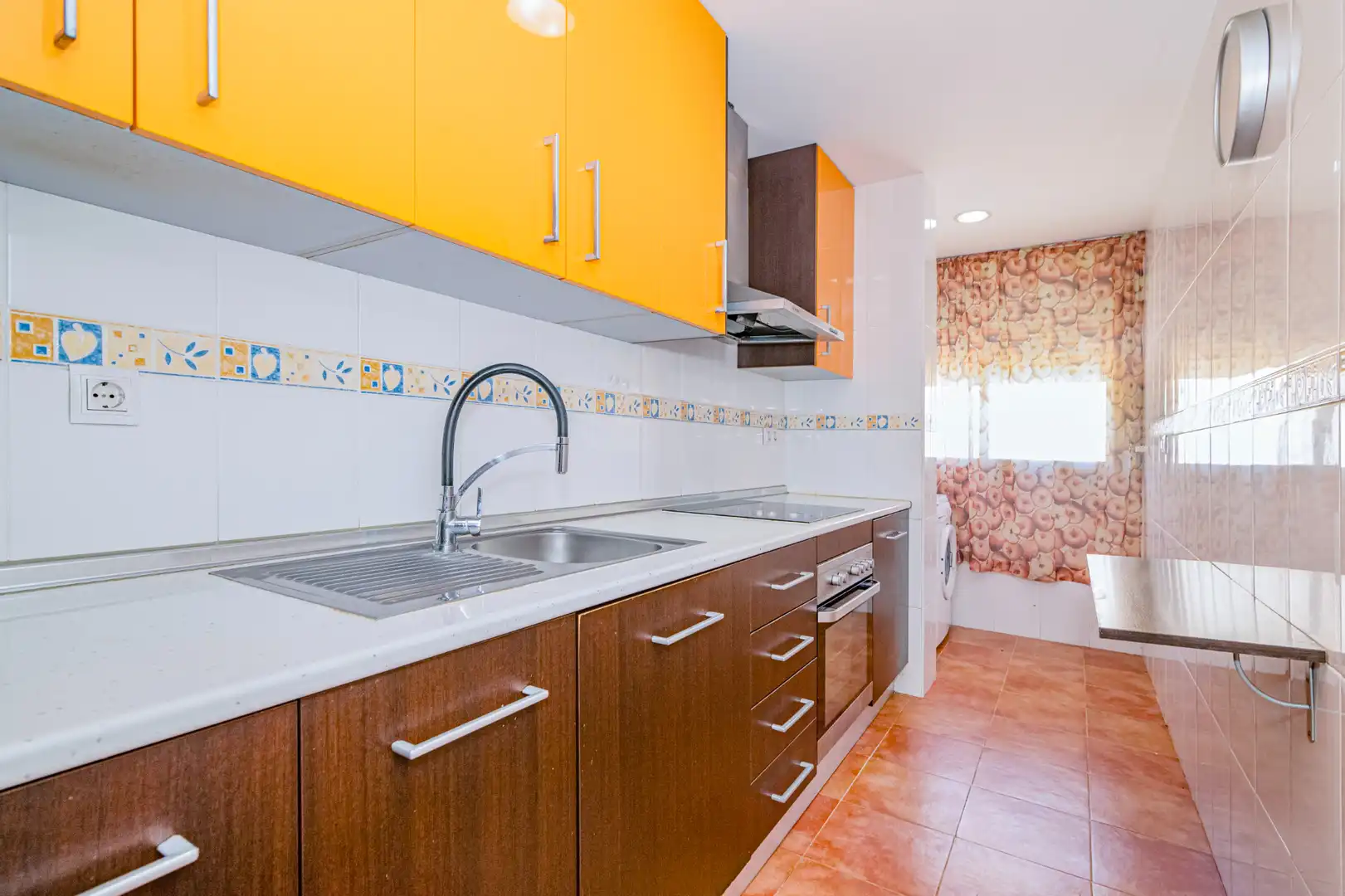 Küche von Wohnung zum Verkauf in Las Gabias mit Abstellraum, Möbliert und Waschmaschine