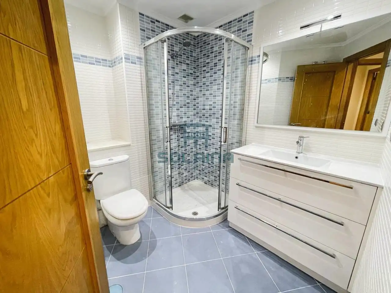 Bathroom of Flat for rent in Ourense Capital   with Heating