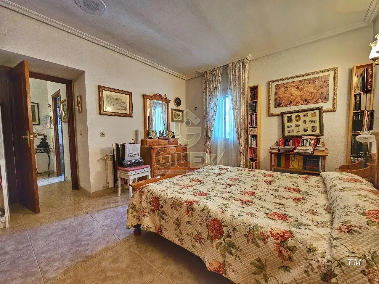 Dormitori de Casa o xalet en venda en Cáceres amb Calefacció i Moblat