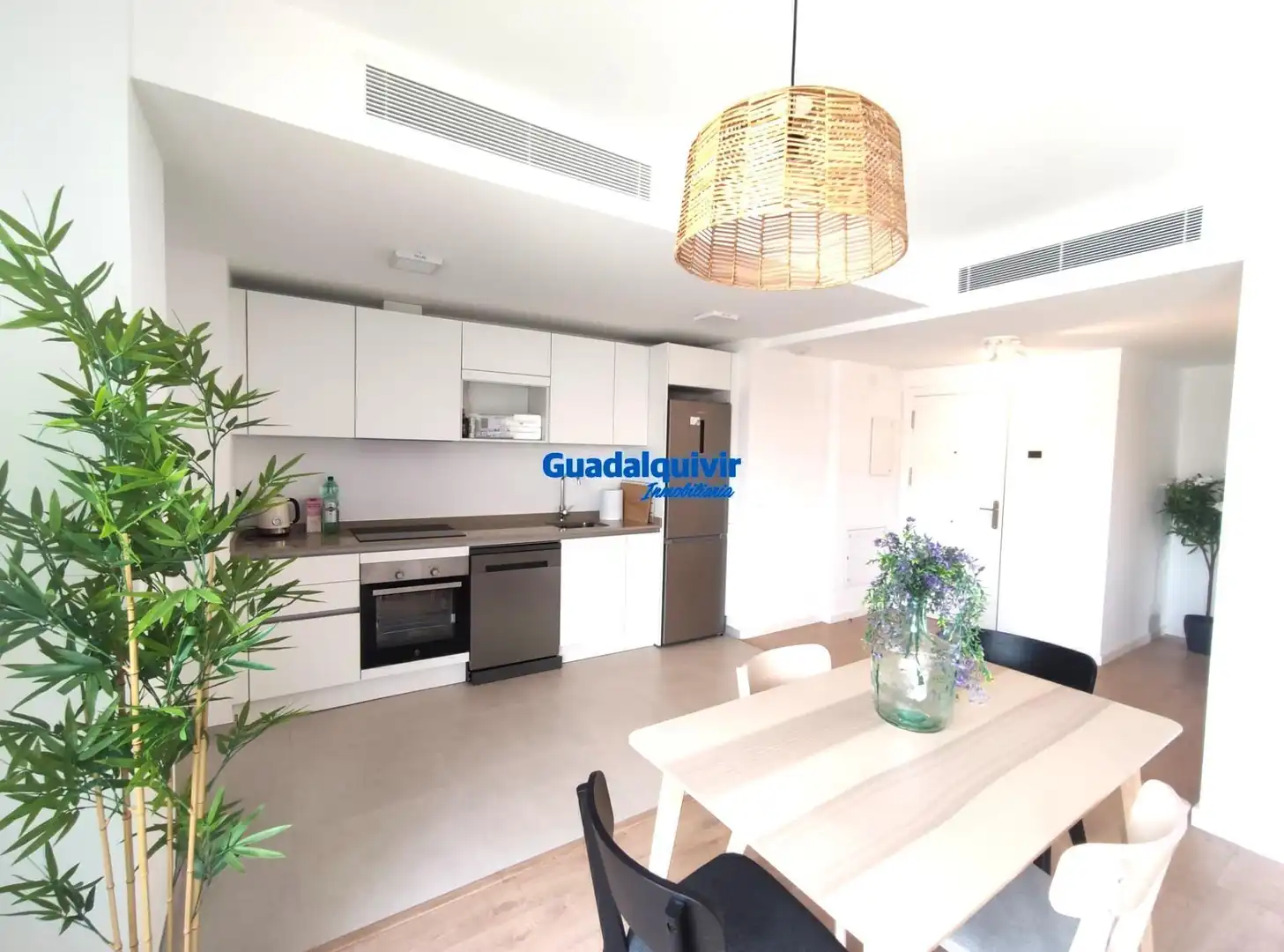 Kitchen of Flat for rent in Camas  with Air Conditioner, Private garden and Terrace