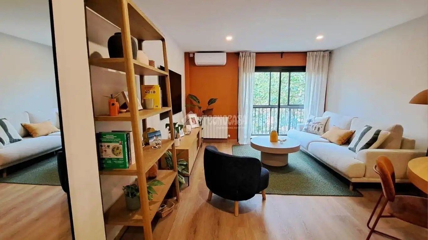 Sala d'estar de Pis en venda en Madrid amb Aire condicionat, Terrassa i Balcó