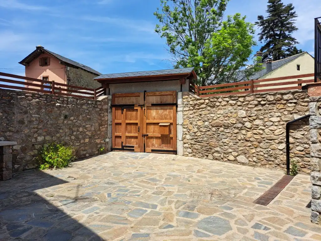 Houses for rent in Carrer Mossèn Cinto Verdaguer, 5, Das