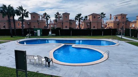 Chalet independiente con piscina en urbanización Lo Crispin, Algorfa.