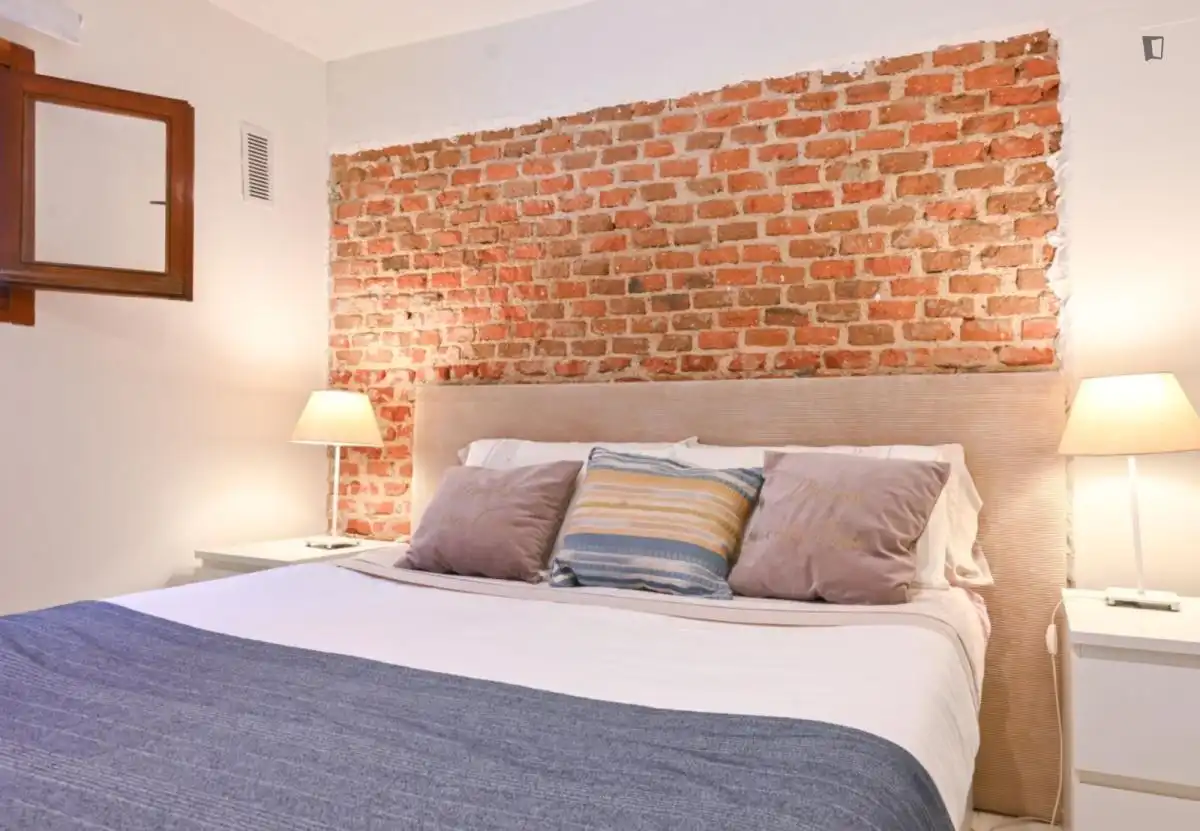 Dormitori de Apartament de lloguer en Madrid amb Calefacció, Moblat i Forn