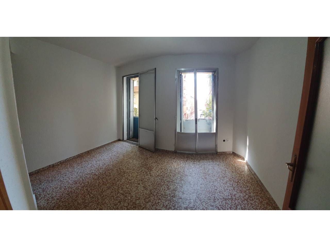 Habitación de Piso en venta en  Madrid Capital con Calefacción y Amueblado