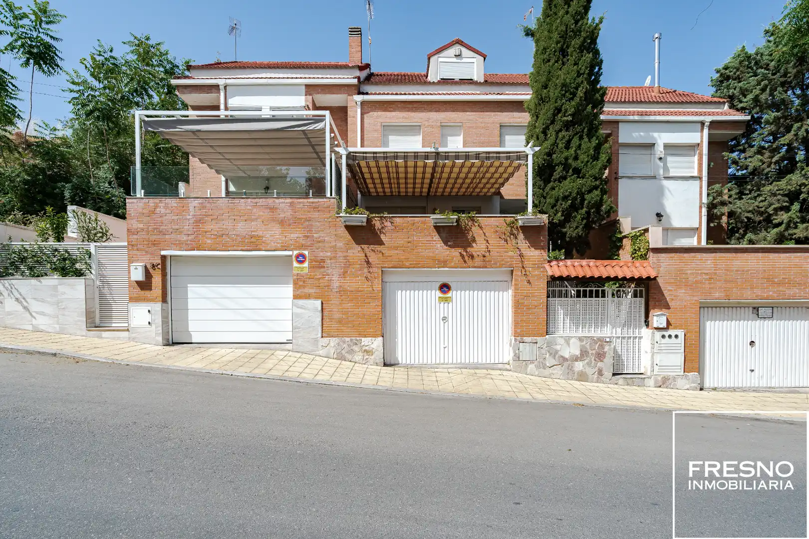 Vista exterior de Casa o xalet en venda en Cobeña amb Aire condicionat, Calefacció i Jardí privat