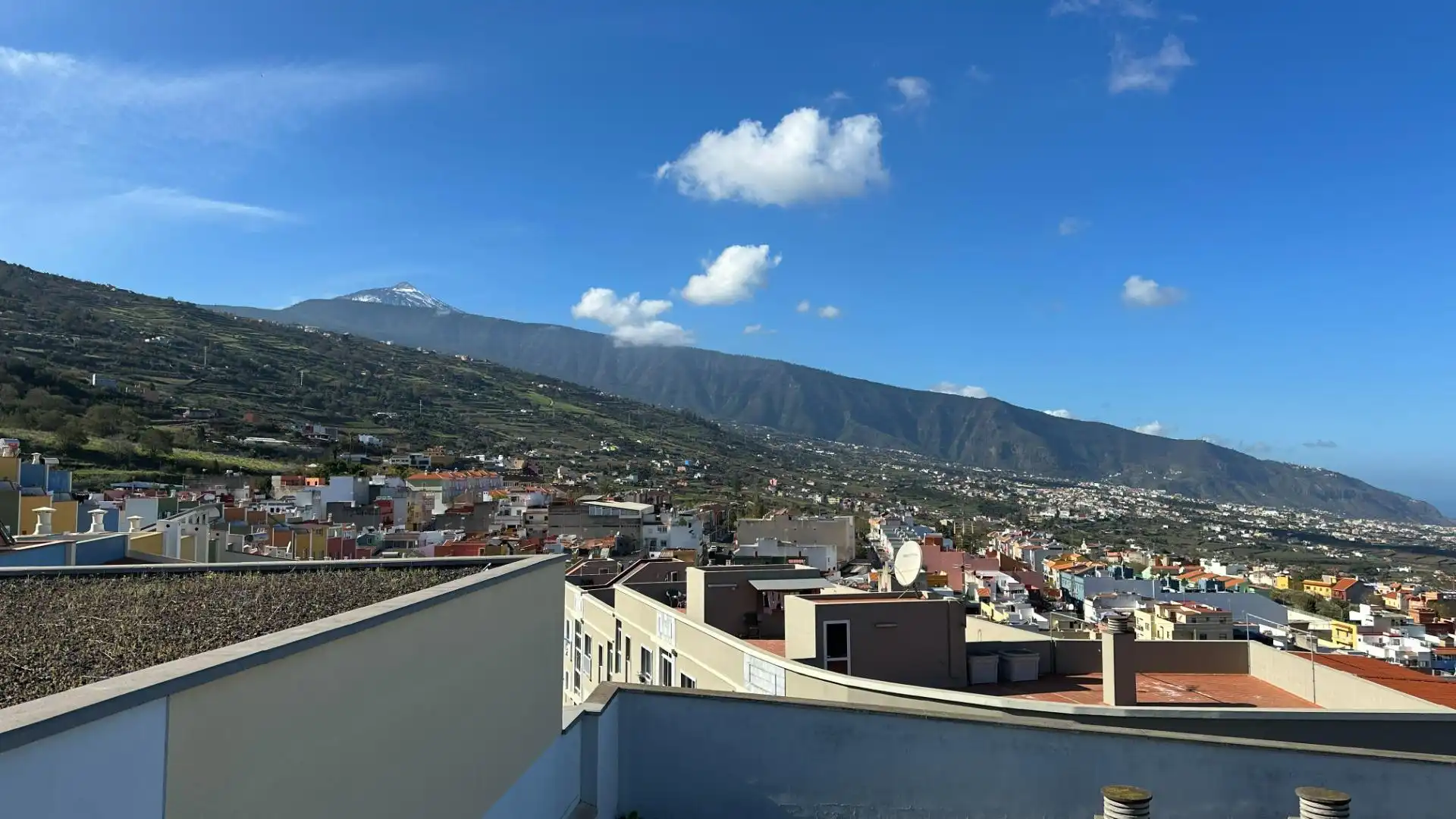 Vista exterior de Casa o xalet en venda en La Orotava amb Terrassa