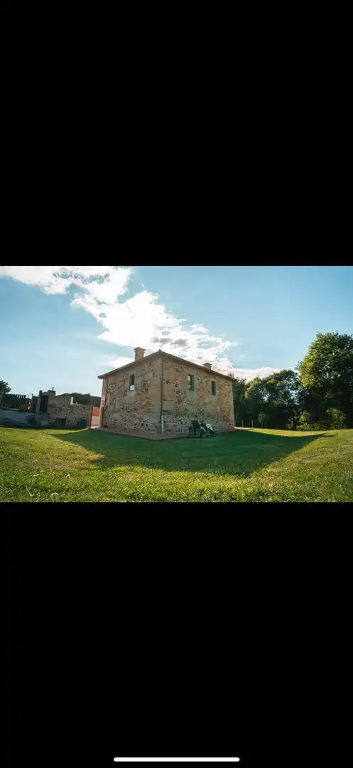 Vista exterior de Casa o xalet en venda en A Merca   amb Jardí privat, Terrassa i Moblat