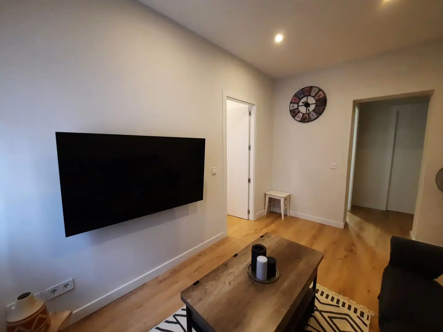 Living room of Flat for sale in Madrid  with Furnished