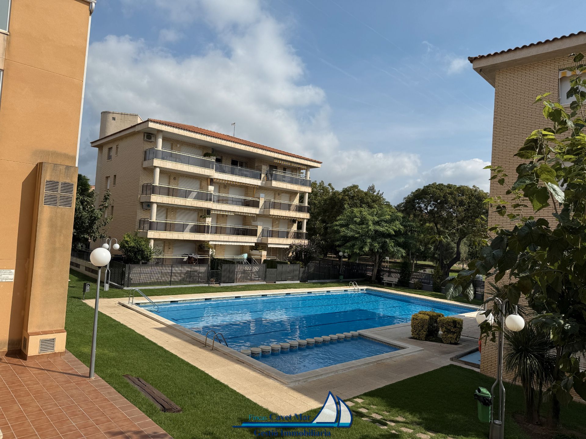 Piscina de Apartament en venda en Cambrils amb Aire condicionat, Calefacció i Terrassa