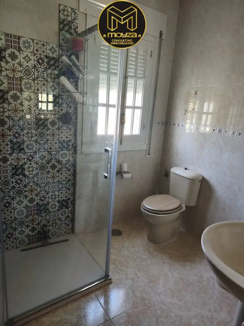 Bathroom of Houses for sale in Jaén  with Heating and Storage room
