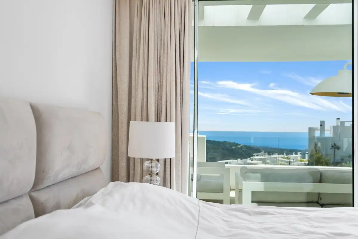 Habitación de Piso en venta en Marbella con Terraza y Piscina