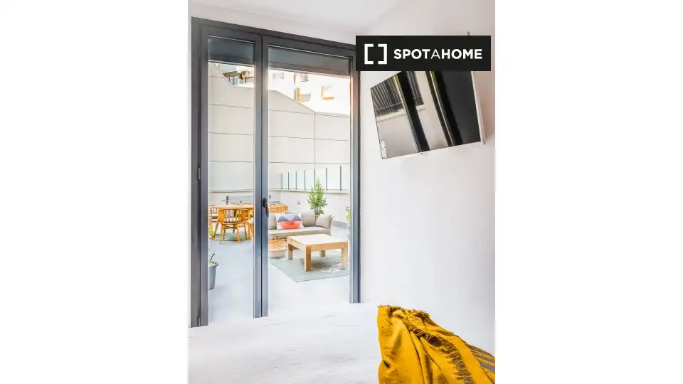 Exterior view of Flat for share in Barcelona  with Air Conditioner, Heating and Furnished