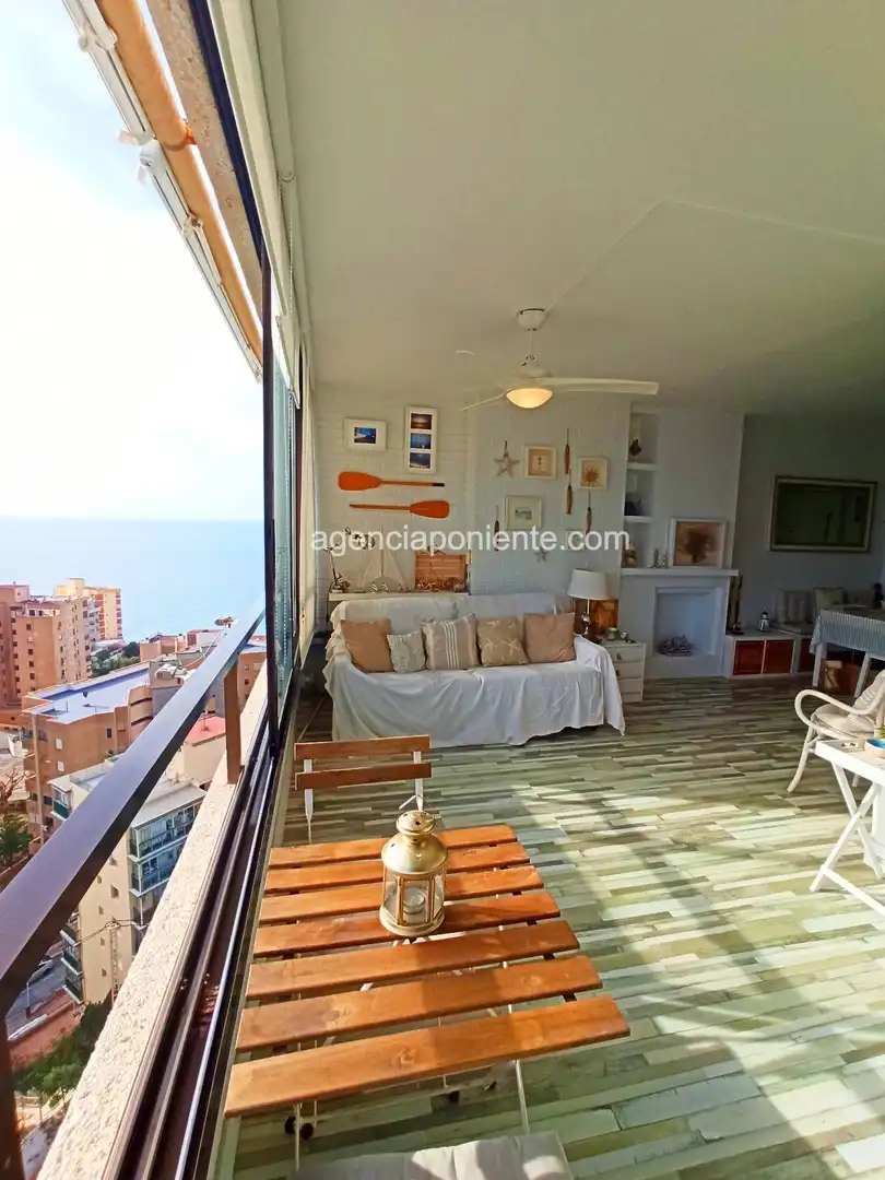 Sala de estar de Apartamento de alquiler en Finestrat con Aire acondicionado, Terraza y Amueblado