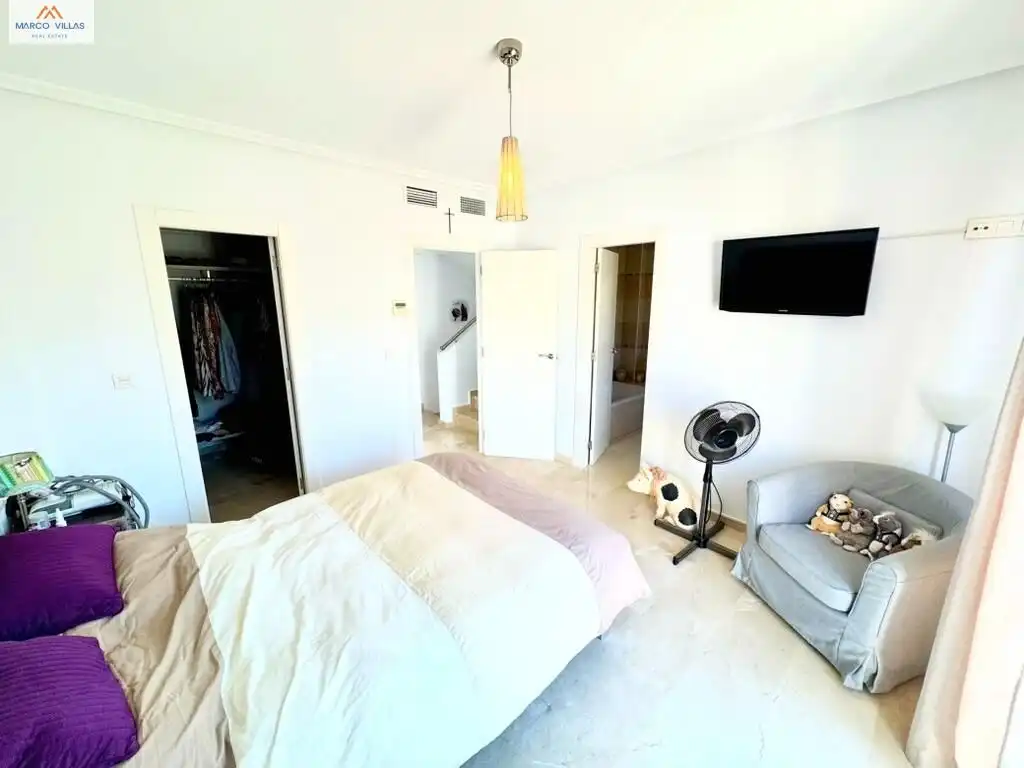 Dormitori de Casa o xalet en venda en San Fulgencio amb Aire condicionat, Jardí privat i Balcó