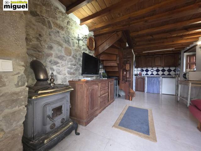 Casa-chalet en Venta en Lugar Merodio en Peñamellera Baja