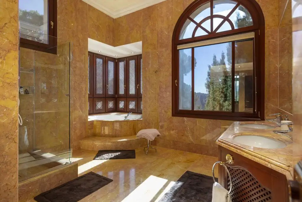 Detached house with pool for sale in San Pedro de Alcántara, imagen 5