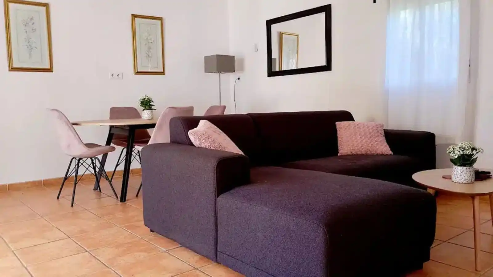 Sala d'estar de Finca rústica en venda en Álora amb Aire condicionat, Calefacció i Jardí privat