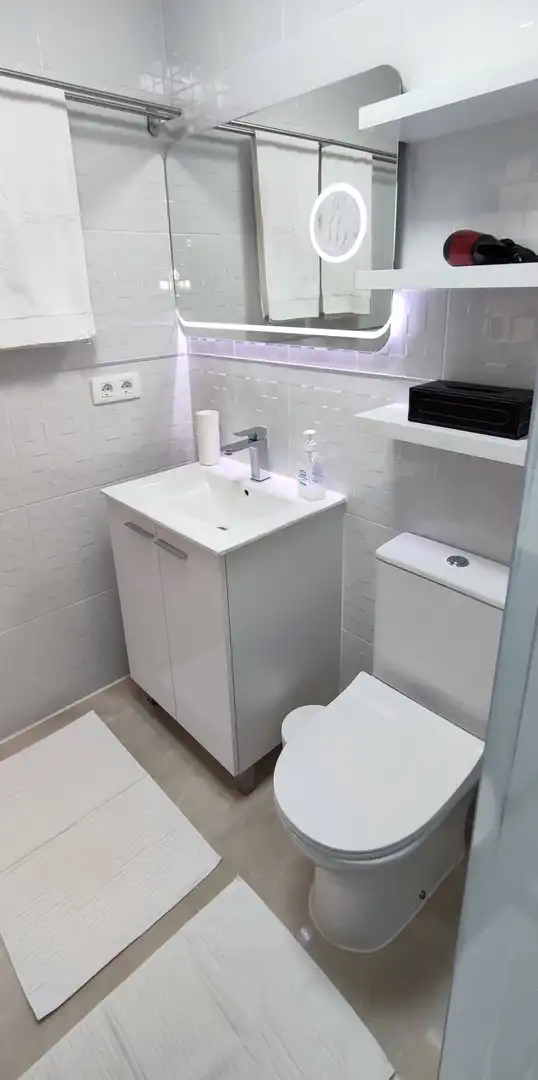 Badezimmer von Wohnungen zum Verkauf in Antigua mit Terrasse, Möbliert und Gemeinschaftspool