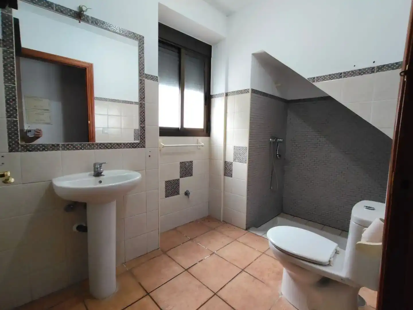 Bany de Casa o xalet en venda en Benarrabá, Málaga