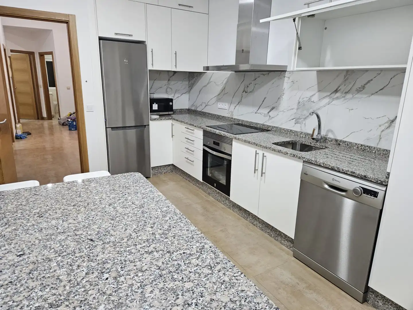 Kitchen of Flat for rent in Santiago de Compostela   with Heating, Furnished and Oven