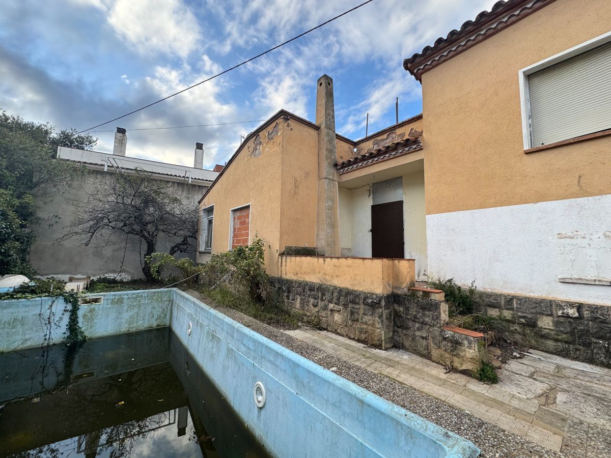 Exterior view of House or chalet for sale in Figueres  with Heating, Private garden and Terrace