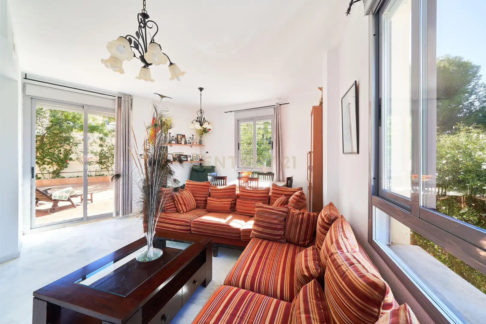 Living room of Houses for sale in Fuengirola  with Private garden, Alarm and Community pool