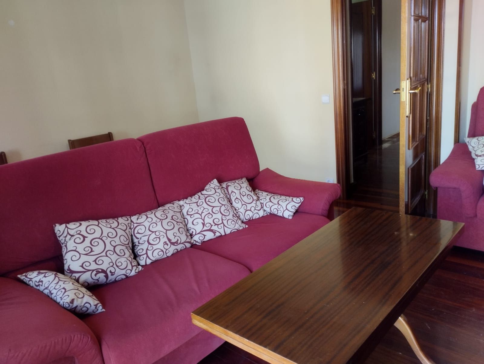 Sala d'estar de Pis en venda en Villamediana de Iregua amb Calefacció, Traster i Moblat