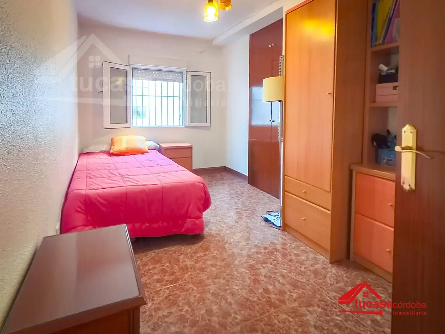 Bedroom of Flat for sale in Córdoba  with Air Conditioner
