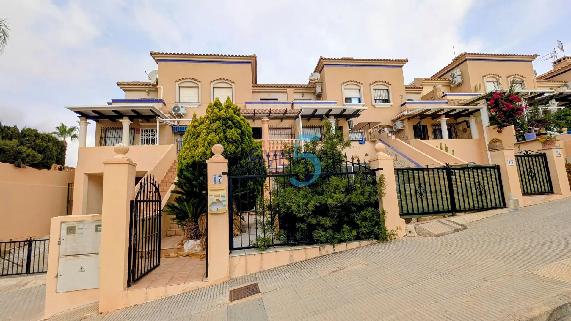 Reihenhaus mit Terrasse zum Verkauf in Orihuela Costa