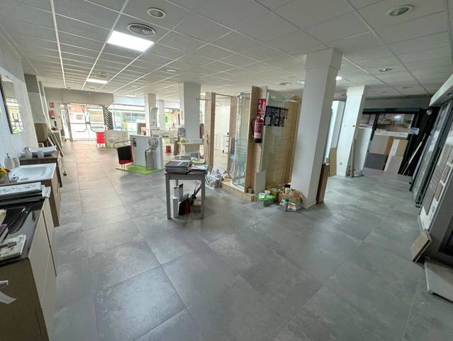 Local comercial en Alquiler en Valdepeñas