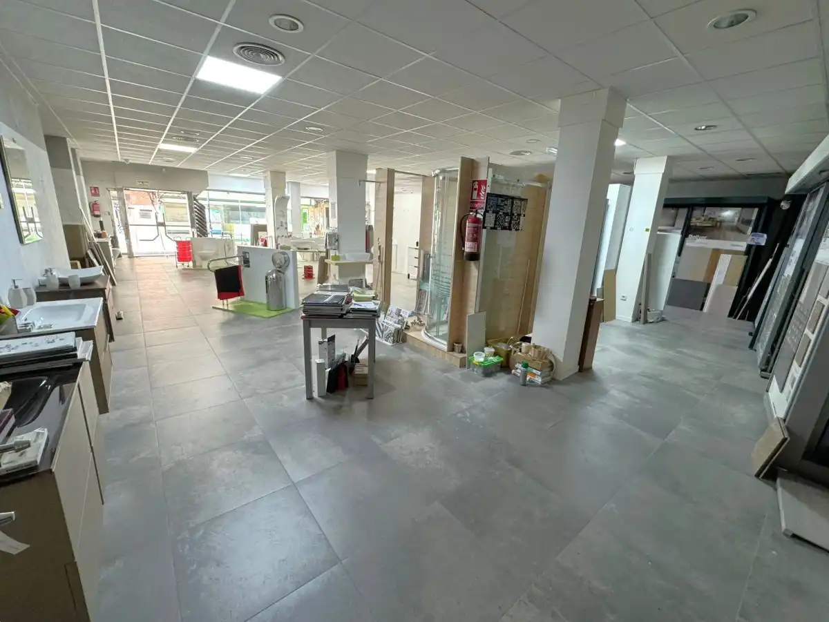Local comercial de lloguer a Valdepeñas