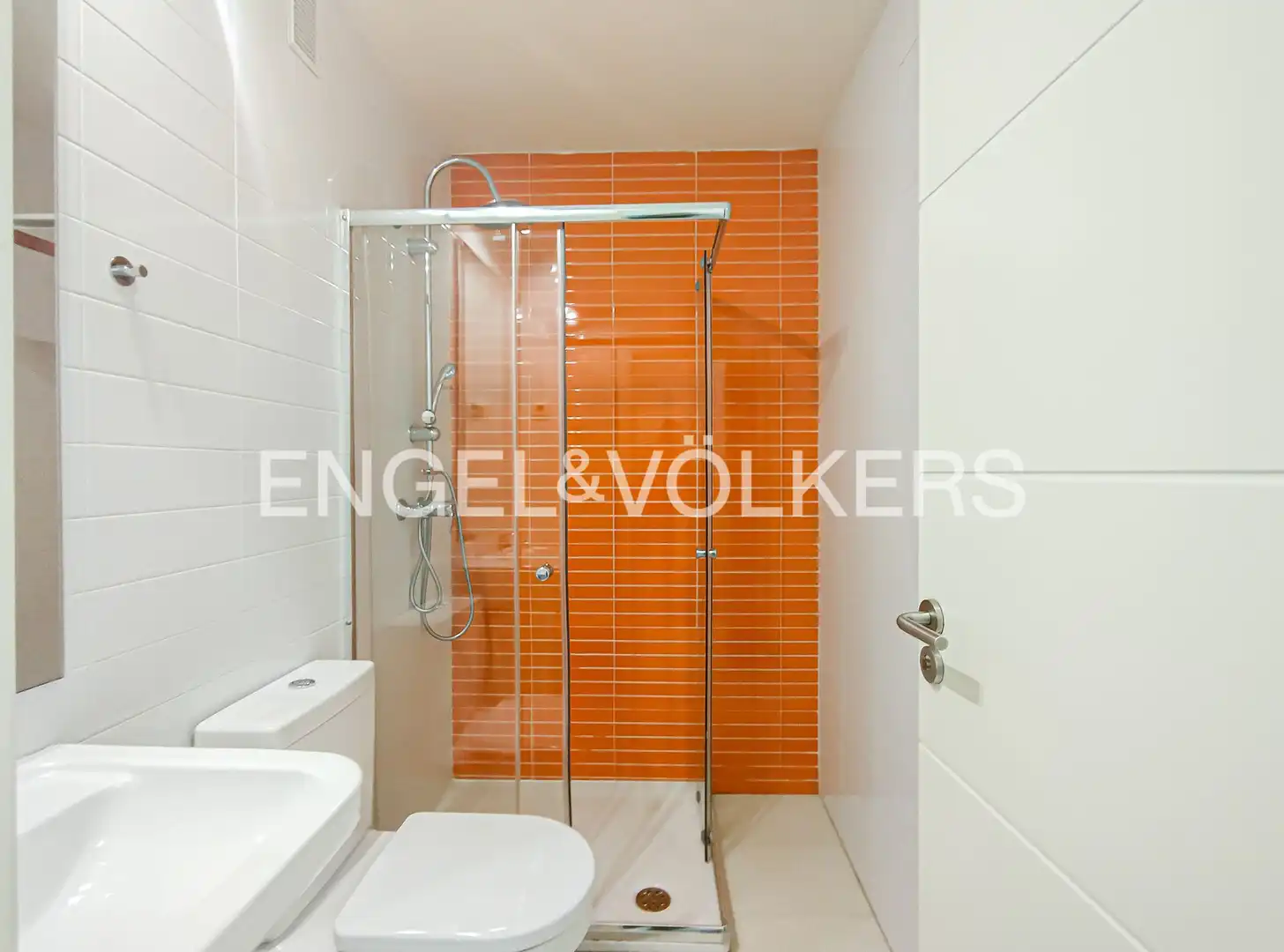 Badezimmer von Wohnung zum Verkauf in Madrid mit Klimaanlage, Heizung und Abstellraum