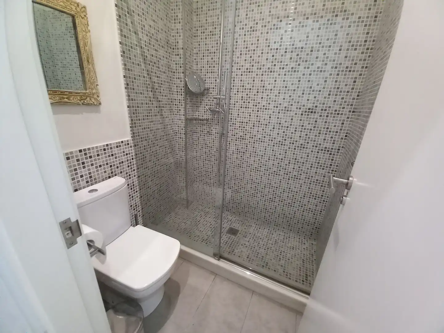 Bathroom of Commercial properties for sale in Ribeira  with Air Conditioner and Furnished
