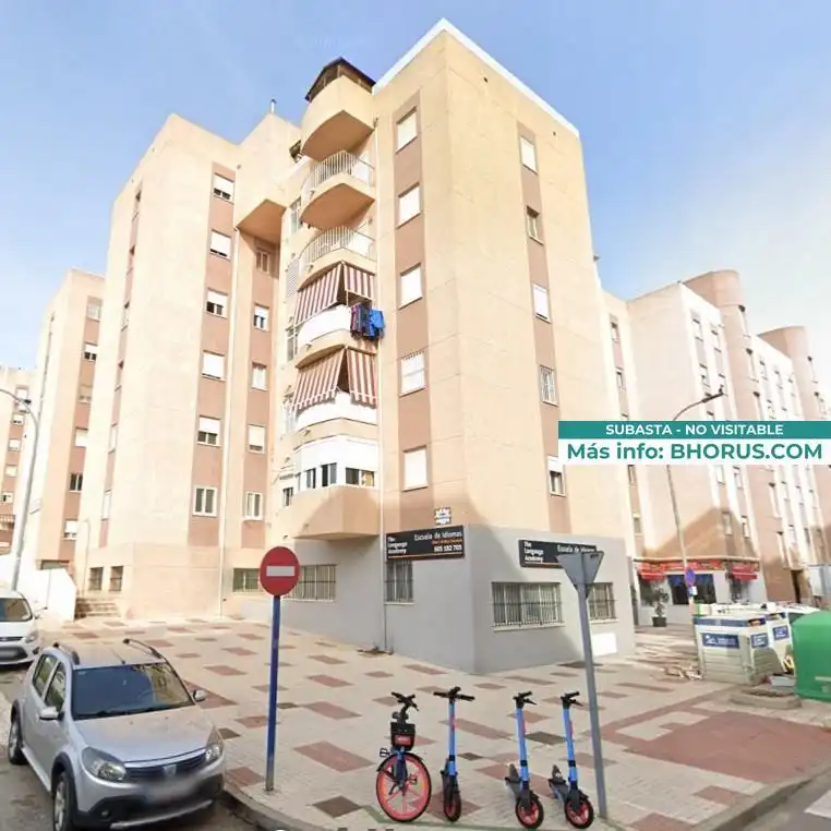 Piso con ascensor en venta en SIERRA ESTEPONA 1