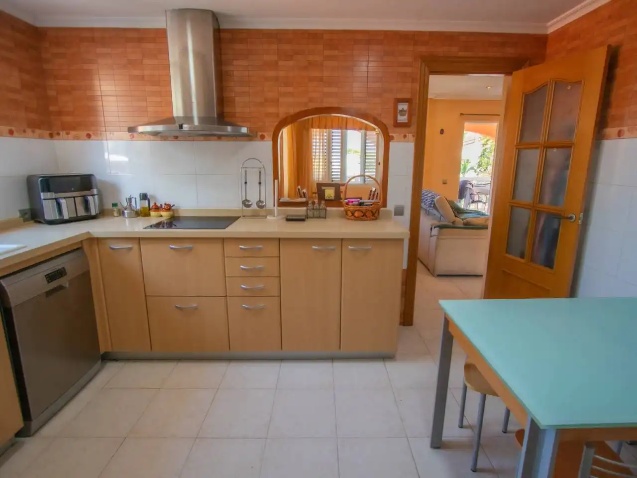 Cuina de Casa o xalet en venda en Oropesa del Mar / Orpesa amb Jardí privat, Terrassa i Piscina