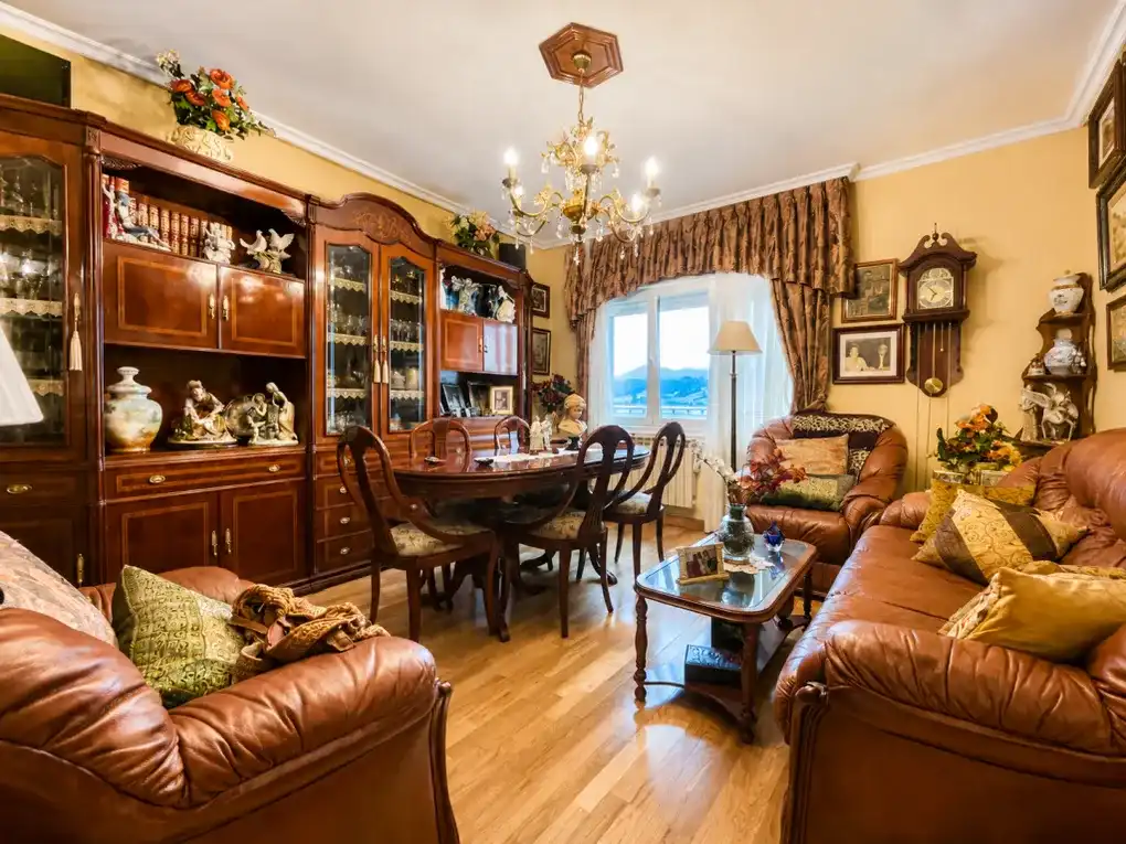 Comedor de Piso en venta en Ribadesella con Calefacción y Trastero