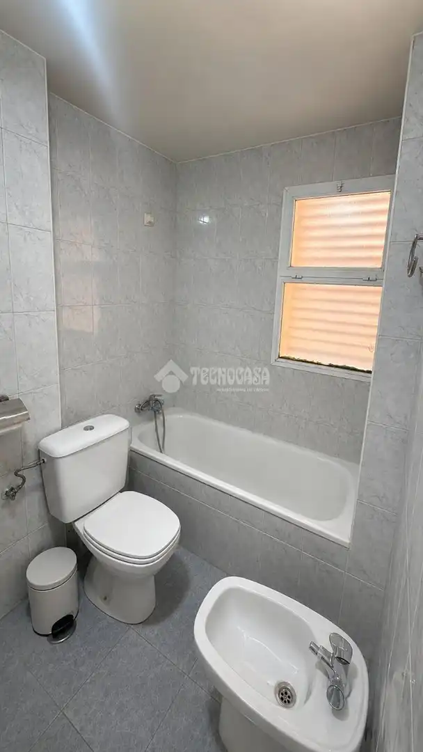 Baño de Piso en venta en Gójar con Aire acondicionado y Piscina comunitaria