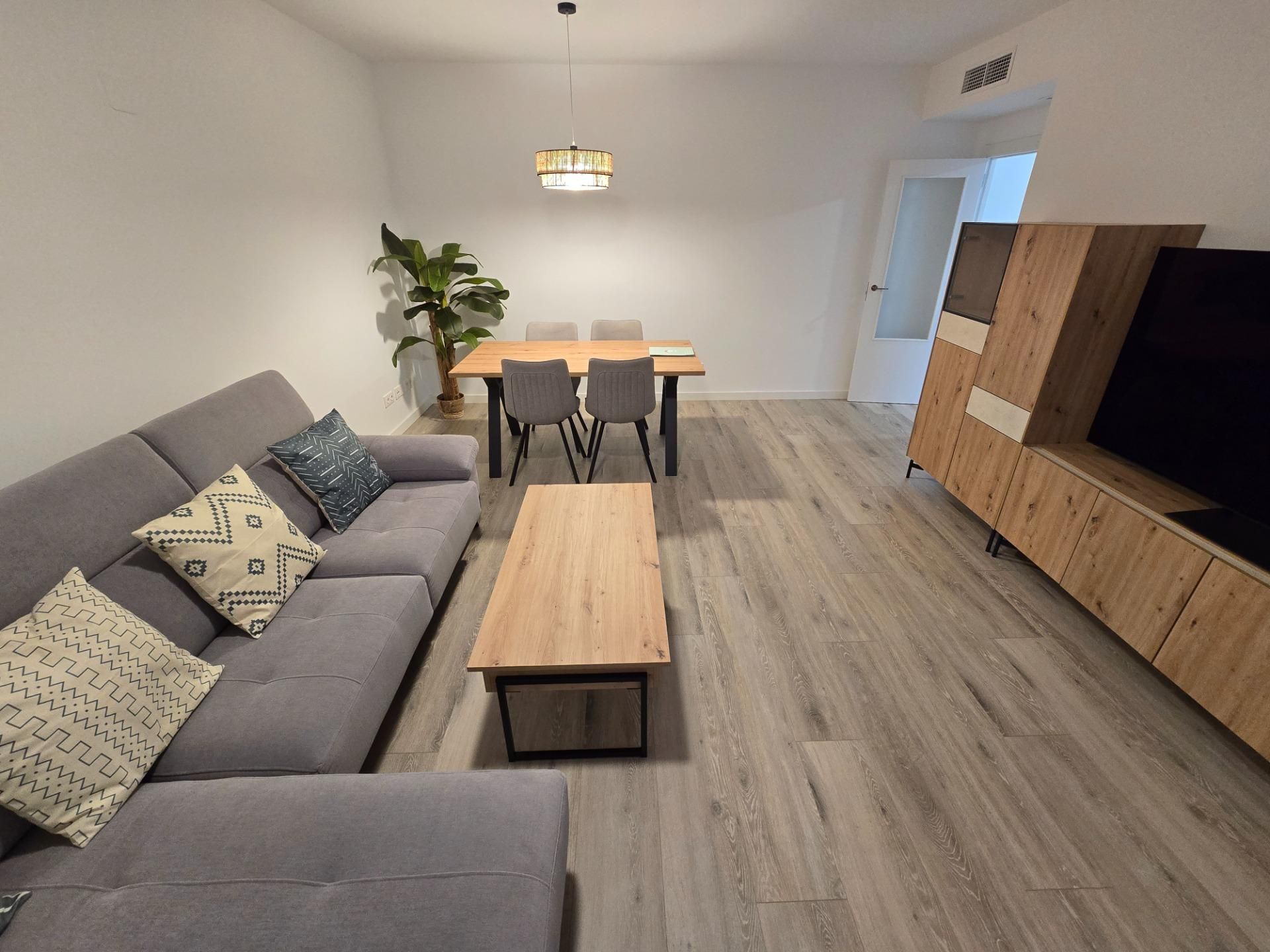 Flat to rent in Calle ESCRITORA ROSARIO ACUÑA, 1, Ciudad Jardín - Zoco