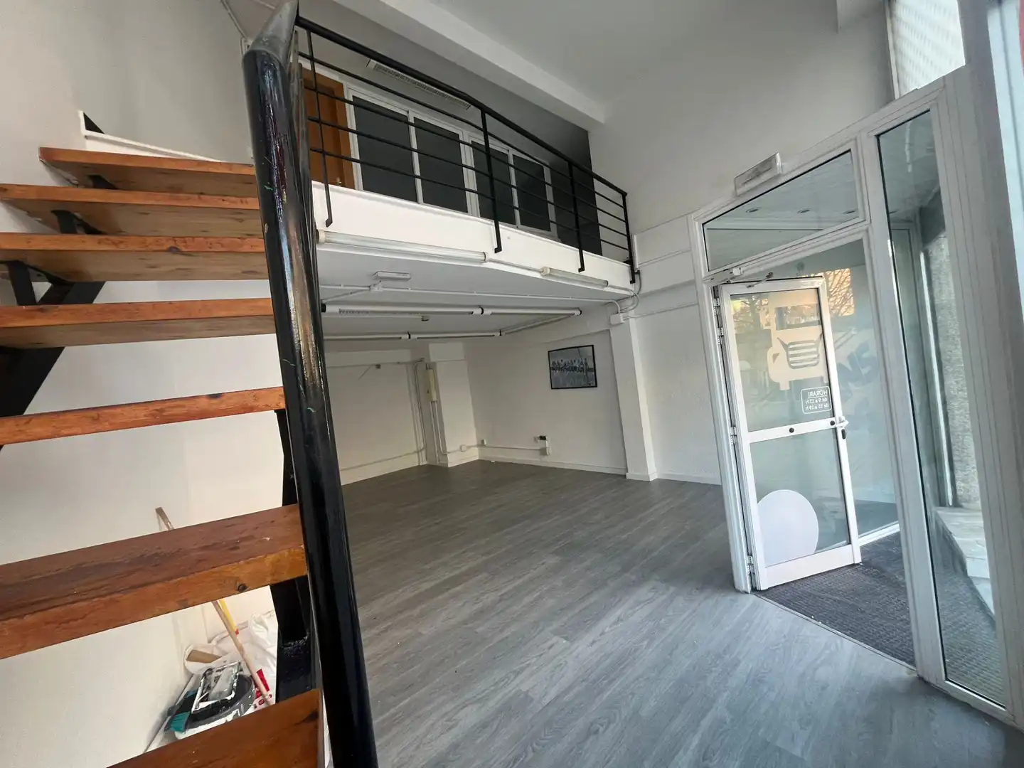 Local en venda en Santa Coloma de Gramenet amb Parquet i Alarma