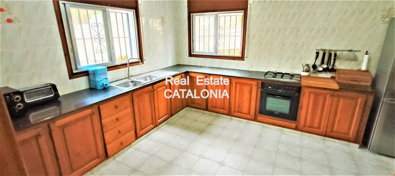 Cuina de Casa o xalet en venda en Maçanet de la Selva amb Calefacció, Jardí privat i Terrassa