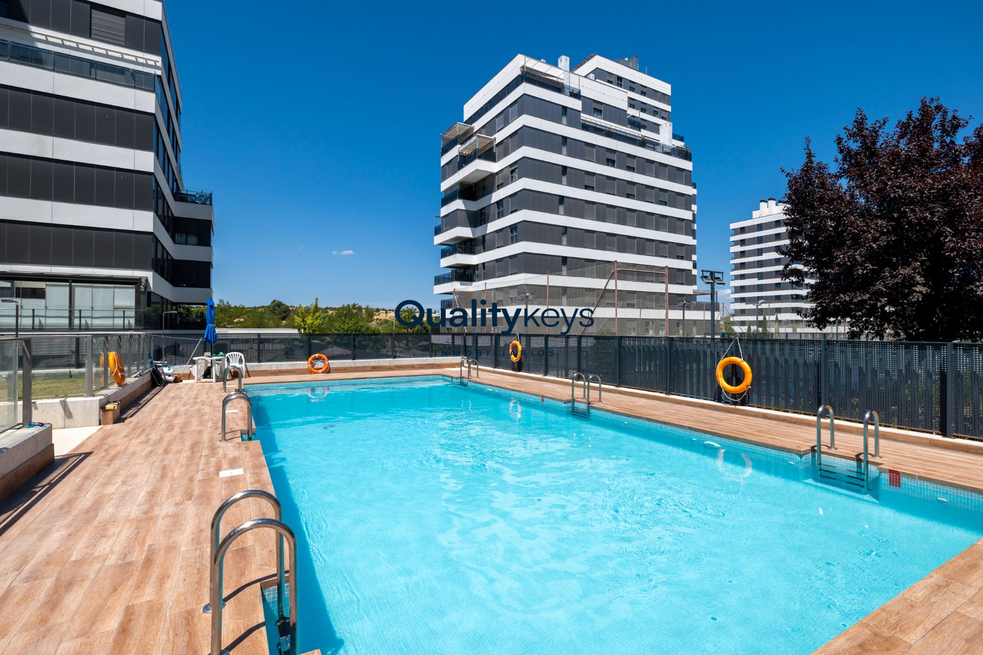 Swimming pool of Flat for sale in  Madrid Capital  with Air Conditioner, Heating and Parquet flooring