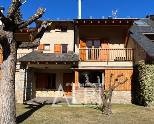 Exterior view of Single-family semi-detached for sale in Urús  with Heating, Parquet flooring and Terrace