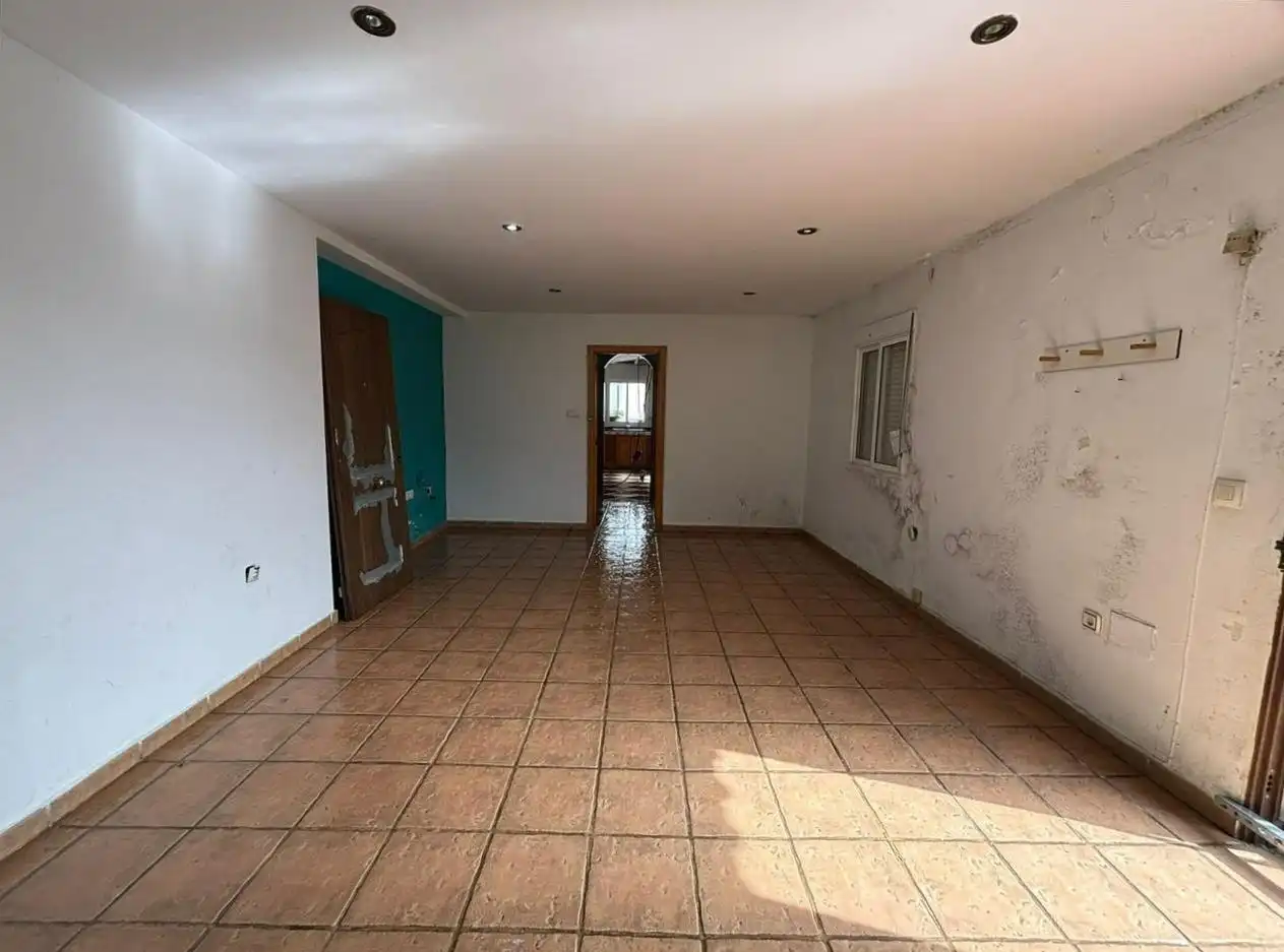 Detached homes for sale in Algeciras  with Private garden
