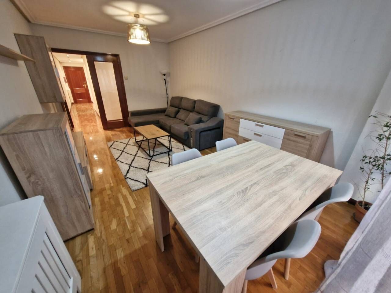 Sala de estar de Piso de alquiler en  Logroño con Calefacción, Parquet y Terraza