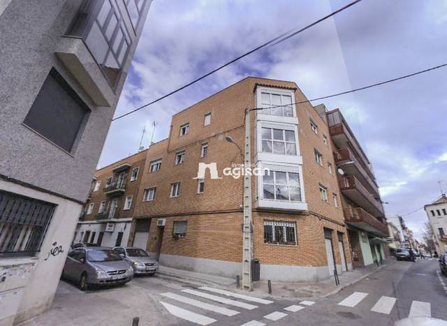 Piso en Venta en Gonzalo herrero, 16 en Valdeacederas
